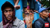 Selain soal cantrang, nelayan juga minta pada Presiden Joko Widodo untuk mempertimbangkan jabatan Susi Pudjiastuti sebagai Menteri Kelautan dan Perikanan karena kebijakannya yang menyusahkan nelayan. (CNNIndonesia/Safir Makki)