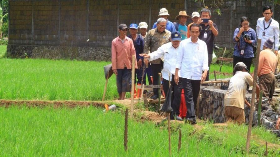 Jokowi menegaskan kondisi moneter dan fiskal Indonesia saat ini cukup baik. Seluruh pihak diminta untuk tetap kompak.