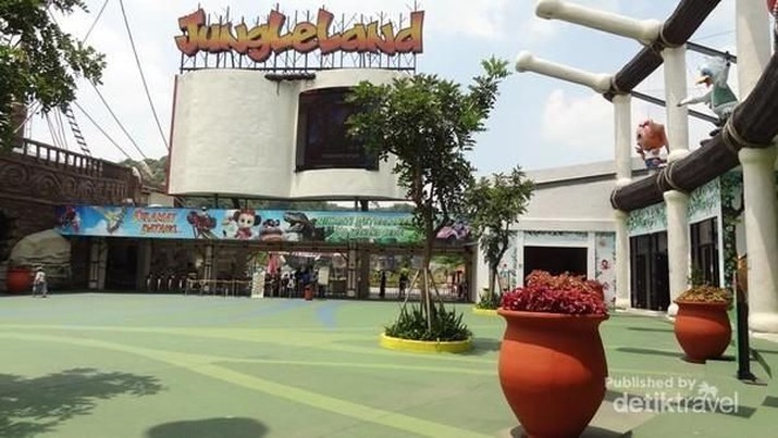 Jungle Land taman rekreasi