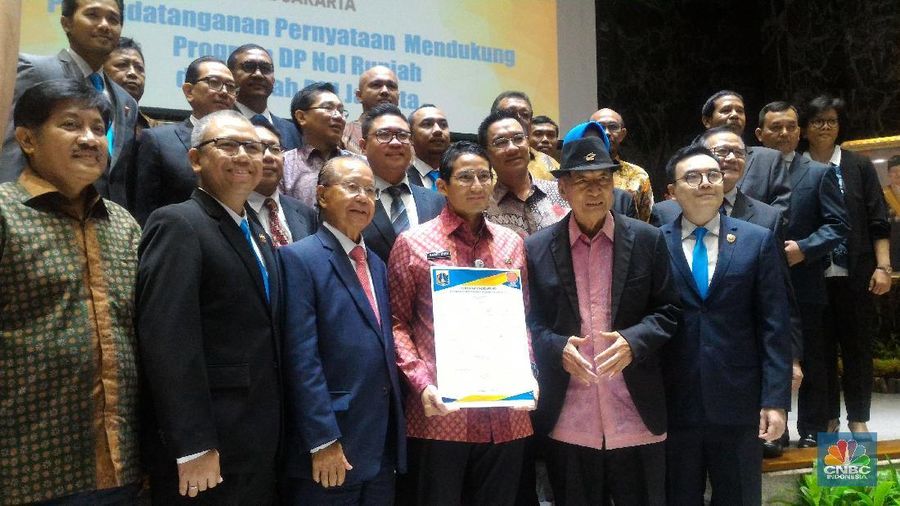 Ground breaking (Peletakan batu pertama) DP nol rupiah di sarana jaya pondok kelapa village hari ini.