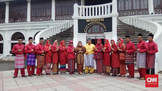  Pakaian Adat Resmi Jadi Seragam Dinas PNS di Palembang