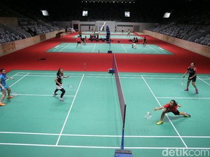 Berapa Tinggi Net Badminton? Simak Aturan Lengkapnya!