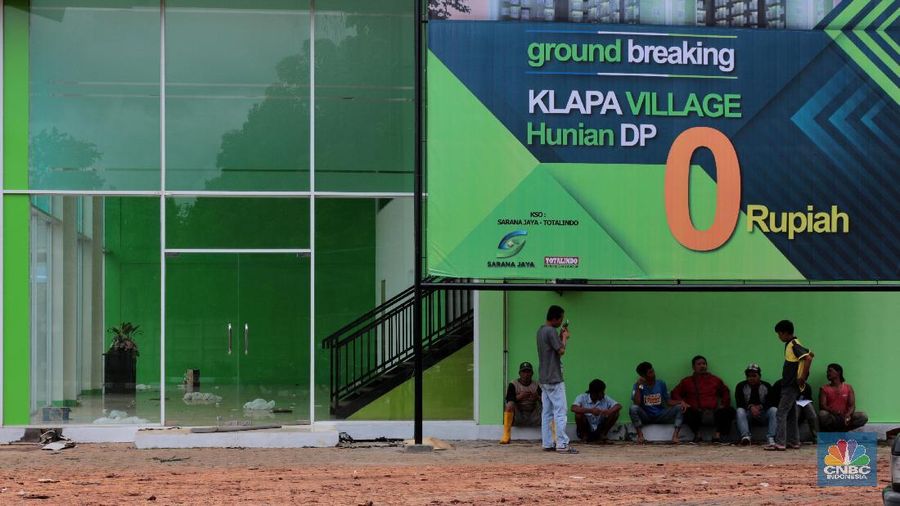 Banyak warga sekitar antusias melihat rumah DP Rp 0 yang sudah diresmikan pembangunannya oleh Gubernur DKI Jakarta Anies Baswedan