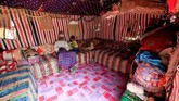 Mohammed Ruzaiq, 67 tahun dan putranya Ayoub, 11 tahun.