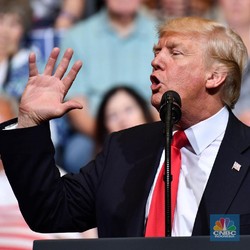 Trump Tak Bisa Punya Akun Facebook & Instagram Hingga 2023