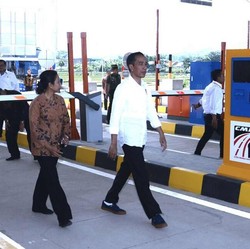 Jokowi dan Holdingisasi BUMN