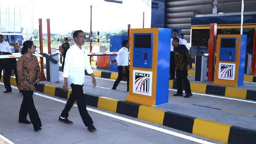 Presiden Joko Widodo menilai tarif tol yang ada saat ini dinilai terlalu tinggi. 