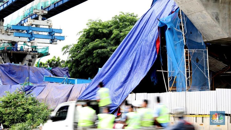 Harga saham PT Wijaya Karya Tbk (WIKA) dan PT Wijaya Karya Beton Tbk (WTON) pagi ini terkoreksi signifikan.