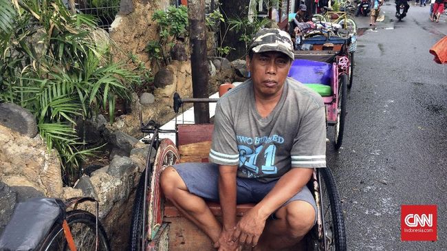 Anies Usir Pengemudi Becak dari Luar Jakarta