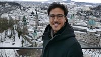 Hamish Daud Hapus Foto Anak yang Diadopsi Keluarganya Hamish Daud Hapus Foto Anak yang Diadopsi Keluarganya