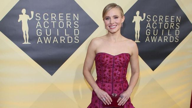 Cara Manis Kristen Bell Ungkap Kebenaran Santa Claus ke Anak