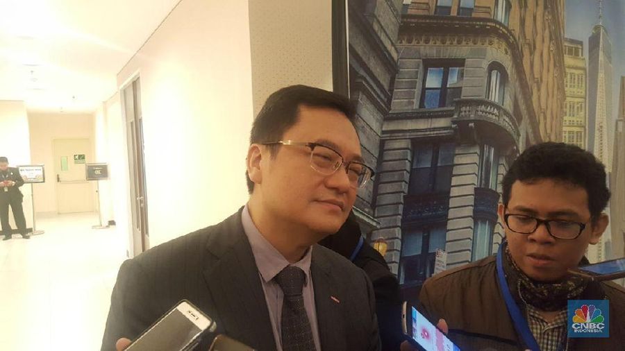 Beberapa saham milik Benny Tjokrosaputro terkulai sejak tokoh pasar modal itu diminta mengembalikan triliunan rupiah dana masyarakat