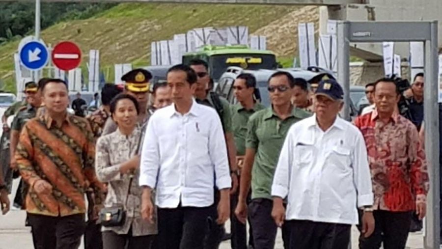 Presiden RI mengatakan pembangunan infrastruktur sangat fundamental atau mendasar bagi Indonesia agar bisa bersaing dengan negara-negara lain.