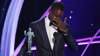 Sterling K. Brown Gebrak Sejarah Warna Kulit di SAG Awards
