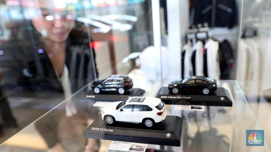 BMW Group Indonesia, bersama dengan PT. Artha Motor Lestari resmikan BMW Thamrin sebagai City Sales Outlet pertama di Indonesia.