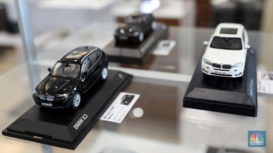 BMW Group Indonesia, bersama dengan PT. Artha Motor Lestari resmikan BMW Thamrin sebagai City Sales Outlet pertama di Indonesia.