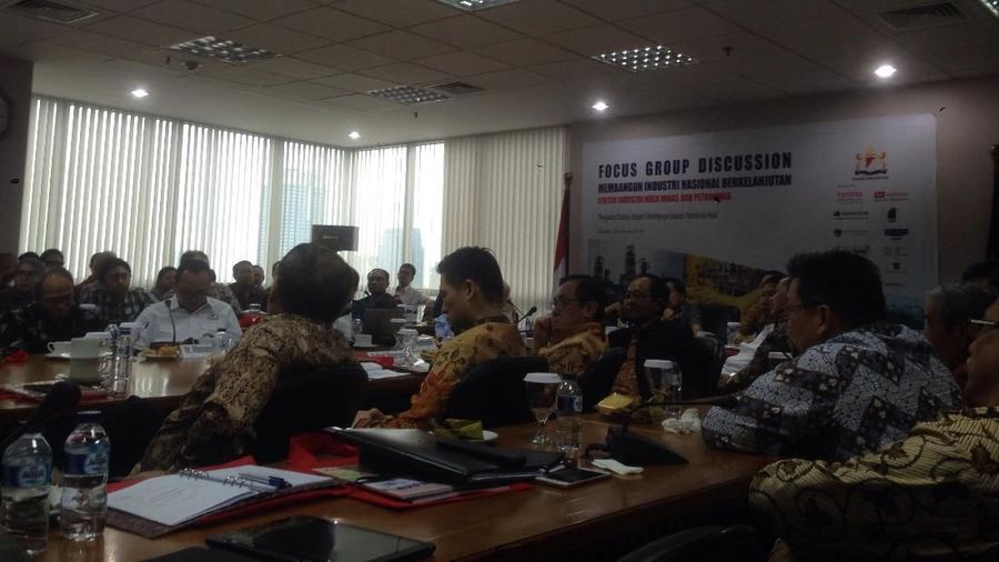 Sejumlah kendala, baik dari perizinan dan bea masuk diperhitungkan oleh pengusahaa saat mengekspor barang.