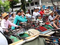 Tukang Becak di Jawa Jadi Miliarder, Menang Undian Rp50 M