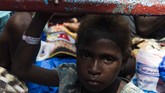 Sebanyak 86 anak-anak di Kabupaten Asmat dirawat campak dan gizi buruk, 67 lainnya meninggal dunia. Status kejadian luar biasa sudah ditetapkan dalam peristiwa ini. (ANTARA FOTO/M Agung Rajasa/kye/18)