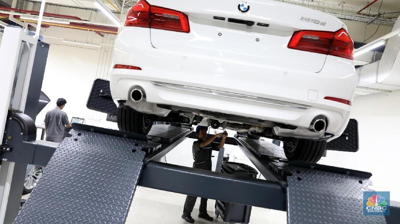 BMW Group Indonesia, bersama dengan PT. Artha Motor Lestari resmikan BMW Thamrin sebagai City Sales Outlet pertama di Indonesia.