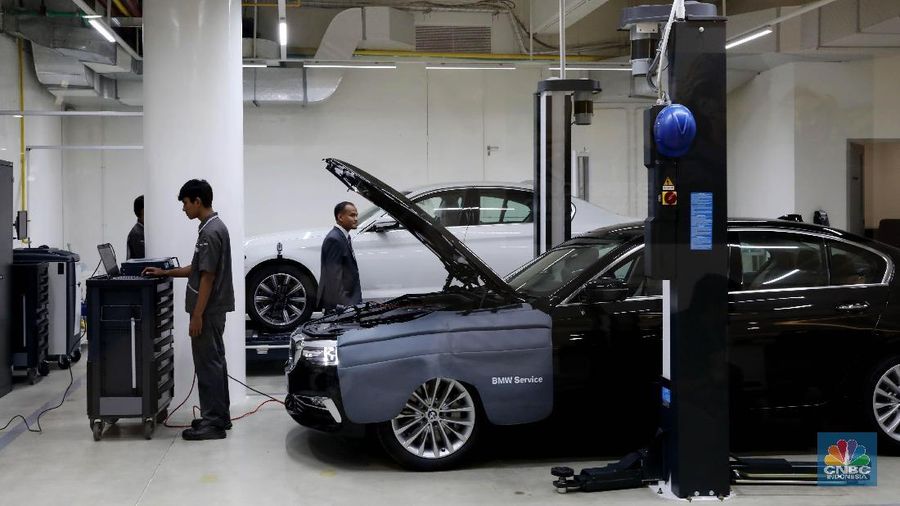 BMW Group Indonesia, bersama dengan PT. Artha Motor Lestari resmikan BMW Thamrin sebagai City Sales Outlet pertama di Indonesia.