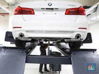 Perang Dagang, BMW Naikkan Harga Mobilnya di China