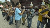 Pertunjukan Sigale Gale telah mengakar ratusan tahun di Pulau Samosir yang berada di tengah Danau Toba, Sumatra Utara.