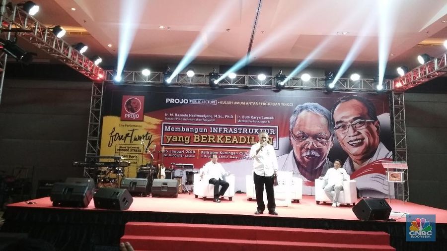 Menteri Pekerjaan Umum dan Perumahan Rakyat Basuki Hadimuljono memaparkan capaian pembangunan infrastruktur sejak 2015.