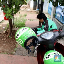 MRT Gandeng Go-Jek dan Grab Kelola Transportasi di Stasiun