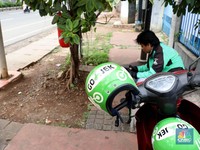 MRT Gandeng Go-Jek dan Grab Kelola Transportasi di Stasiun