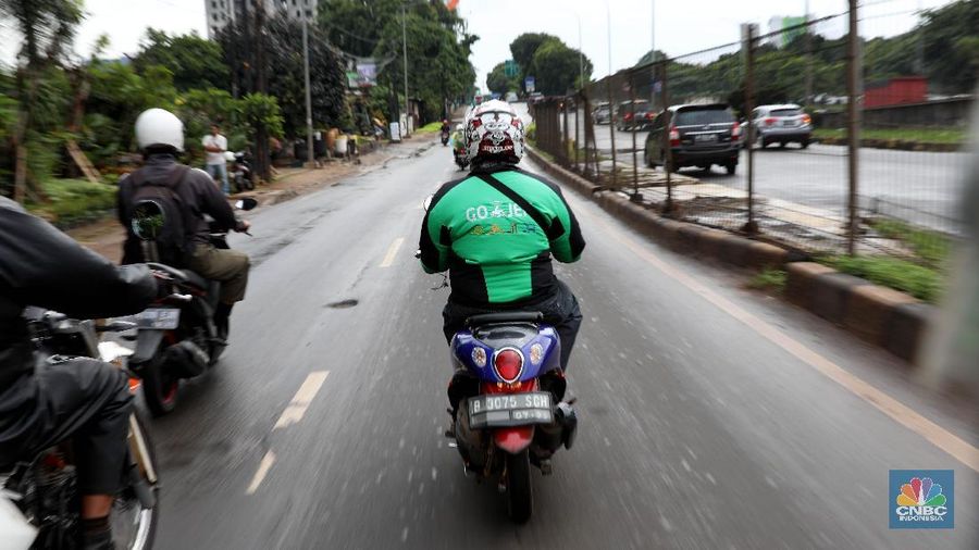 Go-Jek baru saja mengeluarkan fitur baru bernama Share Trip dan Emergency Hotline.