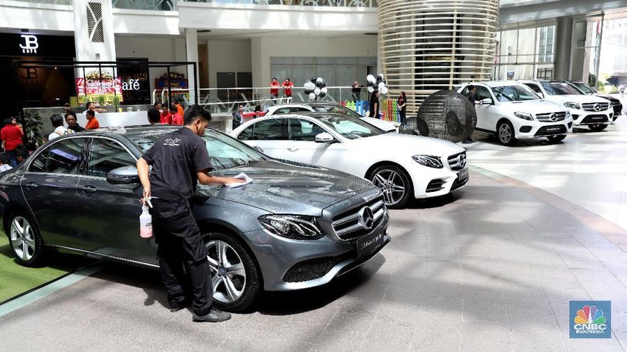 PT Mercedes-Benz Distribution Indonesia (MBDI) meluncurkan dua model terbaru di pekan ini, yaitu The new E 200 dan The new GLC 200 AMG Line.