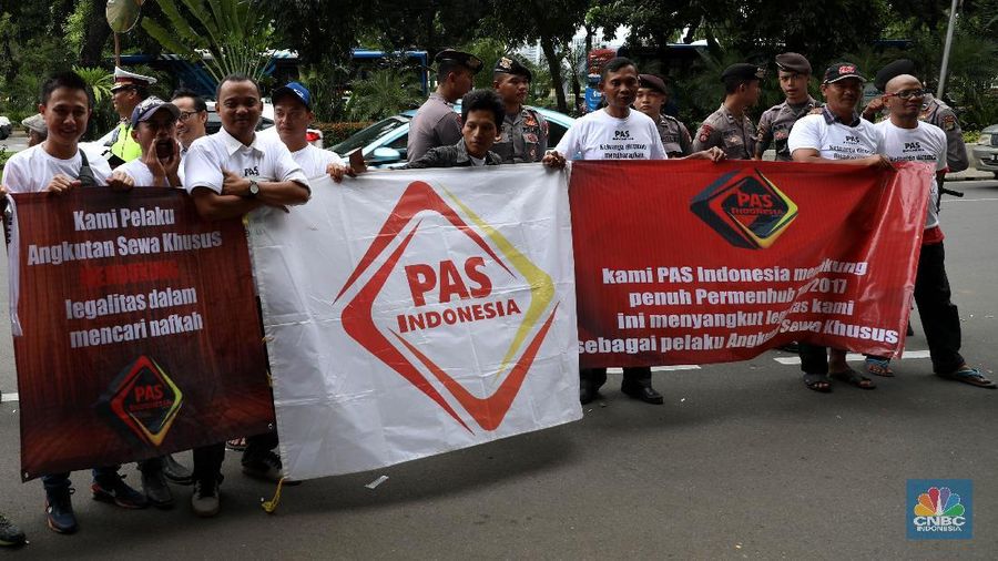 Aksi mendukung penuh permenhub No. 108 Tahun 2017 yang menyangkut legalitas sebagai pelaku angkutan sewa khusus.