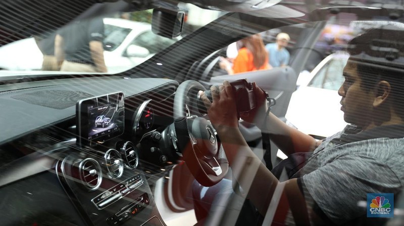 PT Mercedes-Benz Distribution Indonesia (MBDI) meluncurkan dua model terbaru di pekan ini, yaitu The new E 200 dan The new GLC 200 AMG Line.