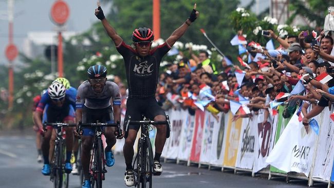 Abdul Gani Kembali Naik Podium di Etape Kedua