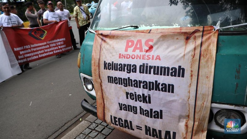 Aksi mendukung penuh permenhub No. 108 Tahun 2017 yang menyangkut legalitas sebagai pelaku angkutan sewa khusus.