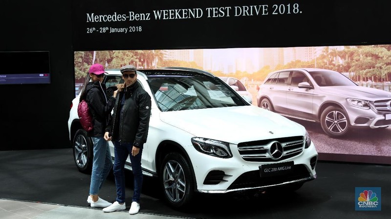 PT Mercedes-Benz Distribution Indonesia (MBDI) meluncurkan dua model terbaru di pekan ini, yaitu The new E 200 dan The new GLC 200 AMG Line.