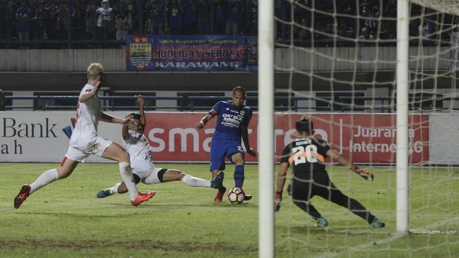 Mario Gomez Coba Peran Baru Supardi di Persib