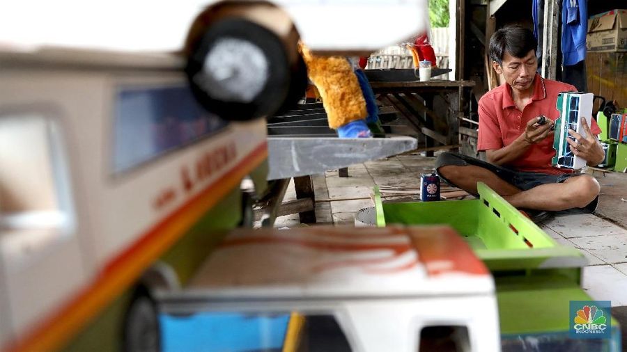 Kementerian Keuangan pada tahun 2018 menargetkan penyaluran dana kredit ultra mikro (UMI) sebesar Rp 3,25 triliun untuk 800.000 debitur.