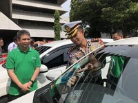 Grab Pasang Stiker untuk Dukung Permen 108