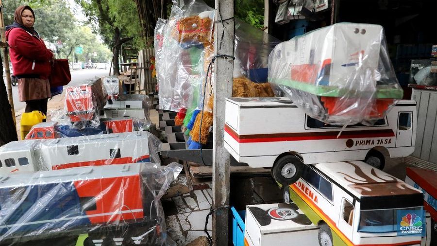 Kementerian Keuangan pada tahun 2018 menargetkan penyaluran dana kredit ultra mikro (UMI) sebesar Rp 3,25 triliun untuk 800.000 debitur.
