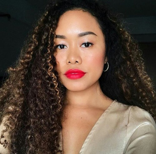Tips Sederhana Menjaga Rambut Keriting Tetap Indah Ala Blogger Kecantikan Tips Sederhana Menjaga Rambut Keriting Tetap Indah Ala Blogger Kecantikan