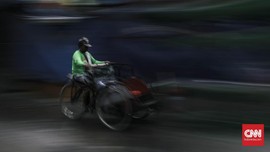 FOTO: Becak, Becak, Tolong Bawa Saya