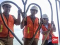 Usai Renang, Sandiaga Ajak Jomblo Foto di Pohon Jodoh