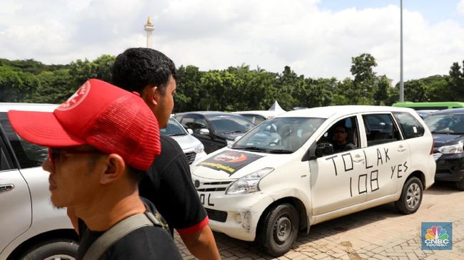 Ada Taksi Online, Perusahaan Ini Kapok Urus Taksi Reguler - CNBC Indonesia
