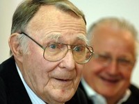 Ingvar Kamprad, Miliuner Pendiri IKEA yang Pakai Baju Bekas