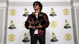Bruno Mars Siapkan 24 Ribu Makanan untuk Amal Thanksgiving