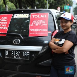 Aturan Taksi Online Berlaku, Sanksi Tilang Belum Berjalan