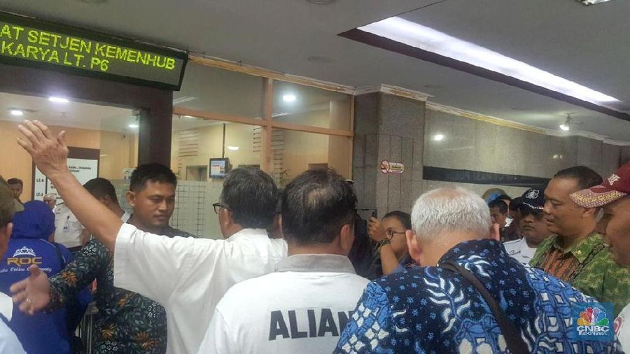 Sejumlah perwakilan dari taksi online diterima oleh Kementerian Perhubungan guna berdialog terkait penolakan terhadap Permen Perhubungan Nomor 108 tahun 2017.