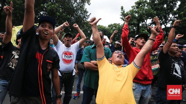 Sopir Taksi <i>Online</i> 'Nakal' Hanya Diberi Teguran